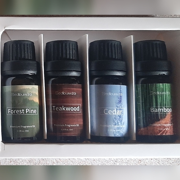 Sedbuwza Essential Oils Gift Set - 4 Pack - Picture 2 of 2